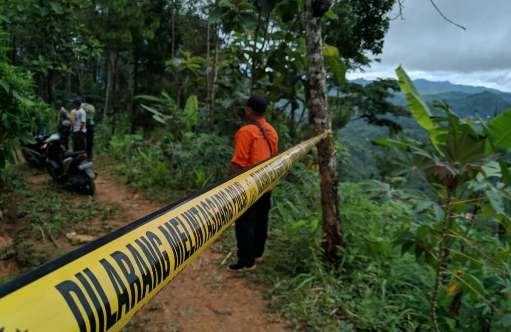 Tanah longsor di Dusun Tugunongko, Desa Tugurejo, Kecamatan Slahung, Kabupaten Ponorogo