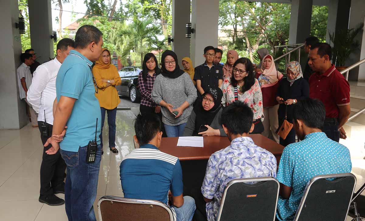 Tiga Pelajar di Surabaya Terciduk Teler Usai Pesta Miras