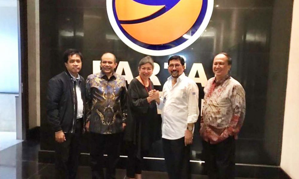 Machfud Arifin bersama pimpinan Partai NasDem di Jakarta