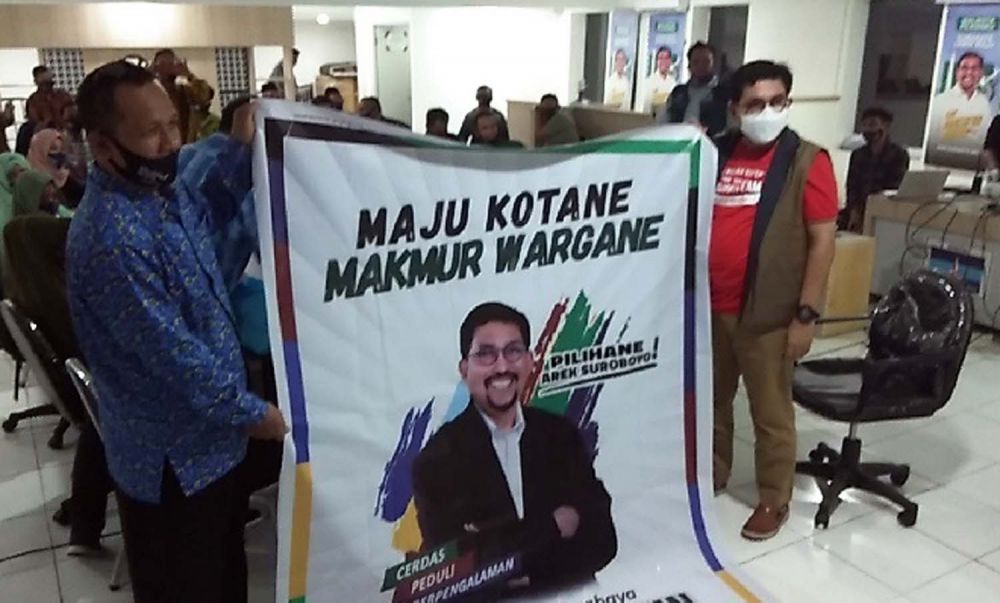 Calon Wali Kota Surabaya Machfud Arifin saat menerima silaturahmi warga Sambikerep di Gedung Machfud Arifin Center, Jalan Basuki Rahmat