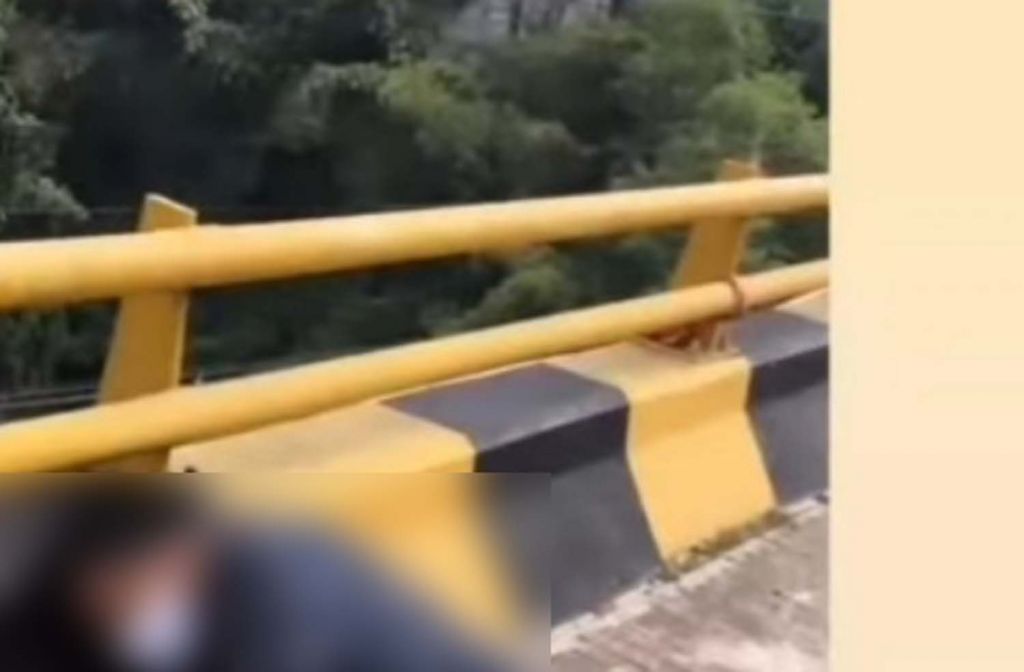 Mahasiswa yang coba loncat dari Jembatan Soekarno-Hatta, Kota Malang usai ditolong