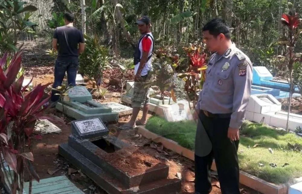27 makam di Tasikmalaya rusak (Foto: Istimewa)