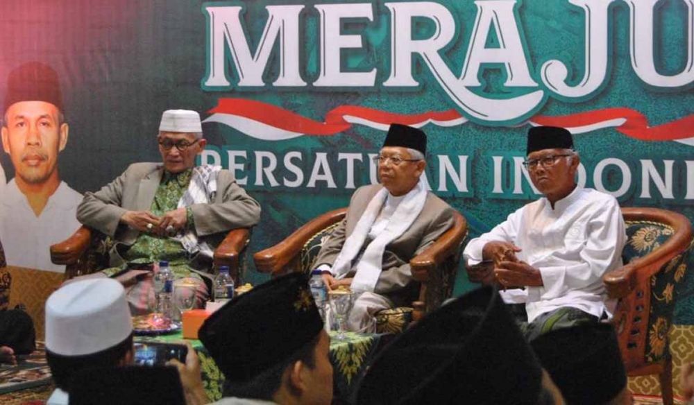 Rois Aam PBNU KH Miftachul Akhyar (kiri) bersama KH Ma'ruf Amin di Kantor PWNU Jatim  Jalan Masjid Al Akbar Timur No. 9, Surabaya