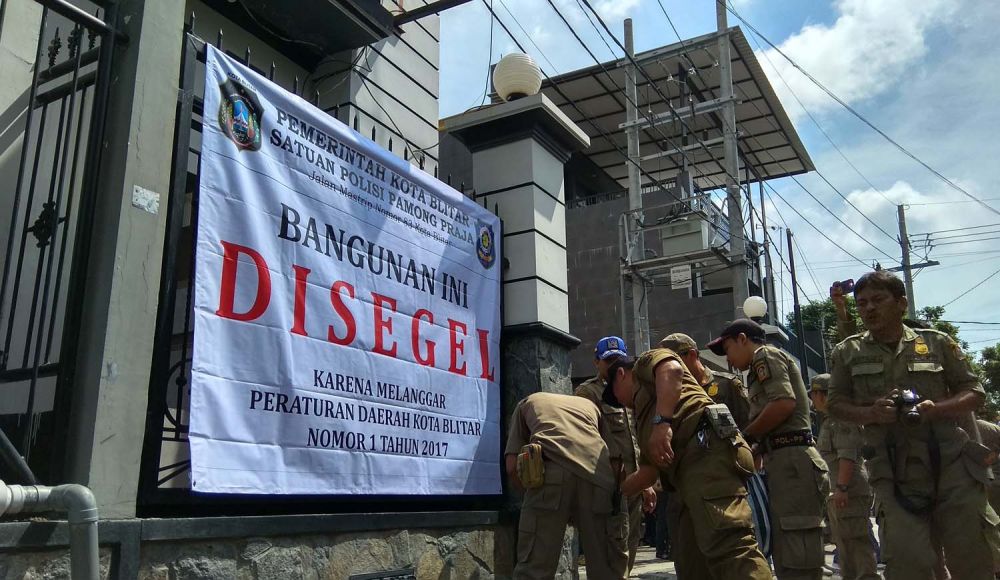 Rumah Karaoke Maxi Brillian kembali disegel Pemkot Blitar