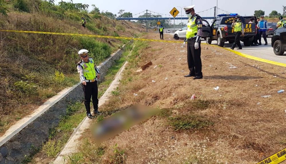 Mayat Pria dengan Kepala Tertutup Kain Ditemukan di Tol Pandaan