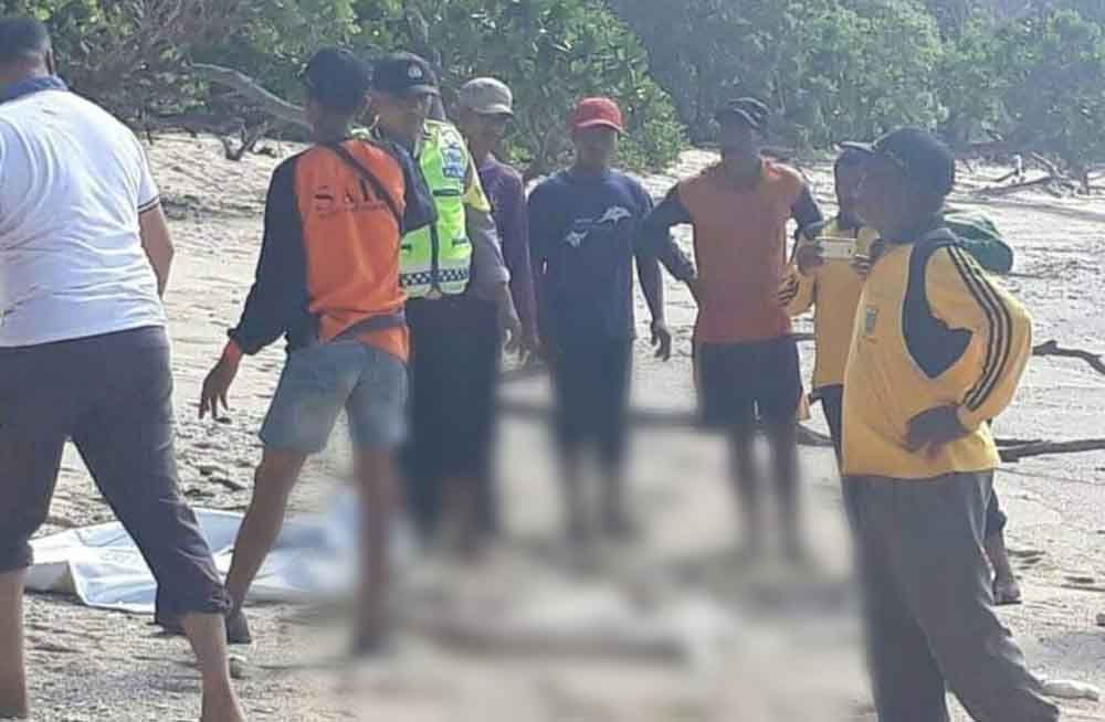 Penemuan jasad laki-laki tanpa kepala dan busana di pantai Bantol