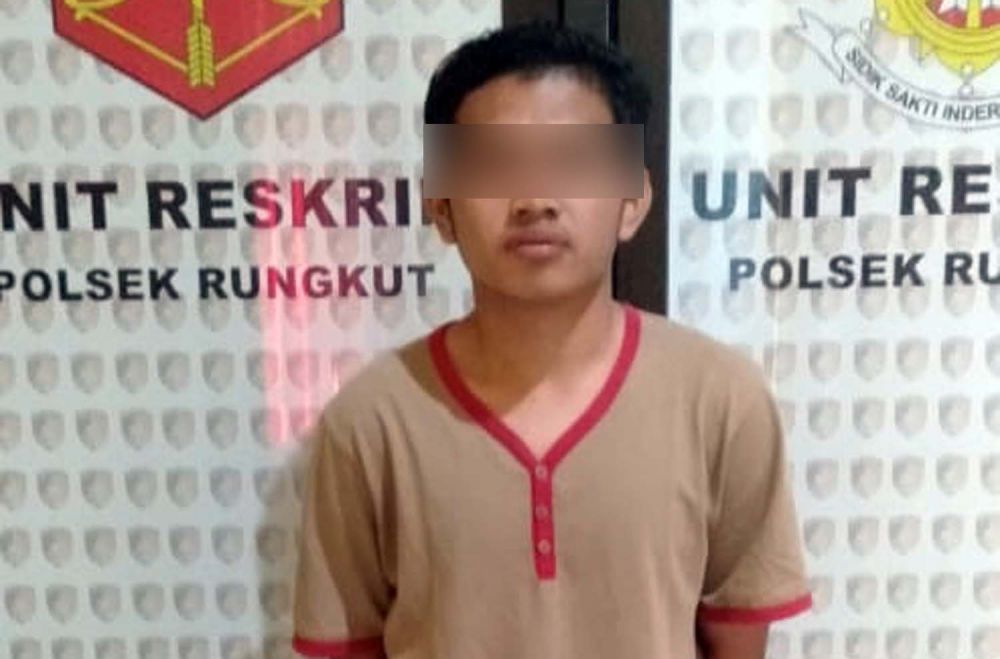 Luis, menantu durhaka diamankan di Mapolsek Sukolilo, Surabaya