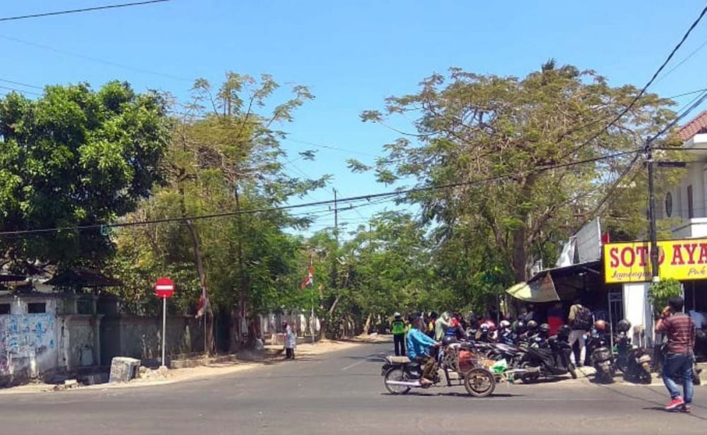 Kondisi Jalan Kalasan, tempat Asrama Mahasiswa Papua sebelum kedatangan Fadli Zon