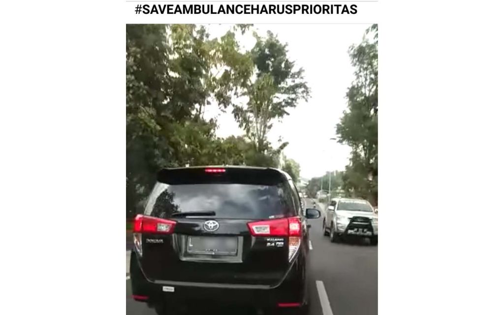 Viral Video Laju Ambulans Disebut Dihalangi Mobil Innova di Mojokerto