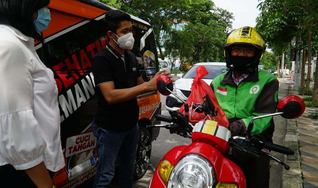 Salah satu potret aktivitas Mobil Senyum Polrestabes Surabaya
