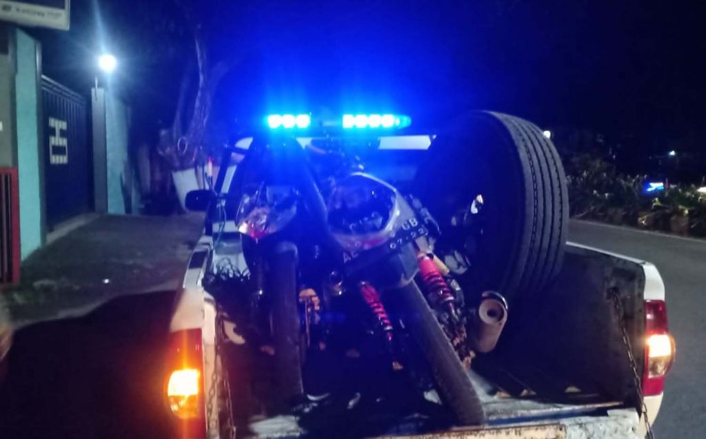 2 Motor Tabrak 'Pantat' Truk Tronton di Kota Madiun, 1 Pelajar Tewas