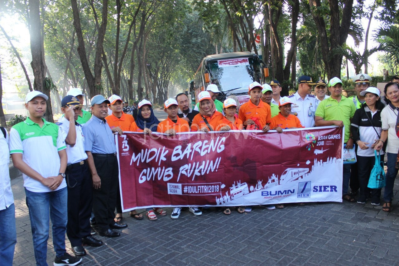 PT SIER saat memberangkatkan peserta Mudik Bareng./Foto: Istimewa.