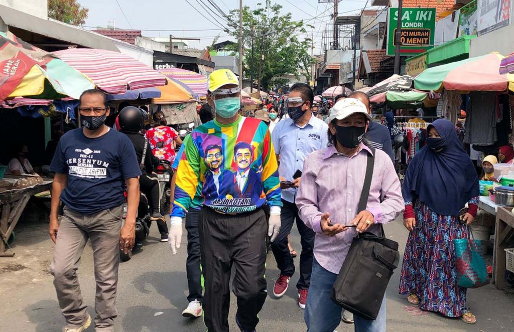Bakal Calon Wakil Wali Kota Surabaya Mujiaman Sukirno blusukan ke Pasar Surya Dukuh Kupang