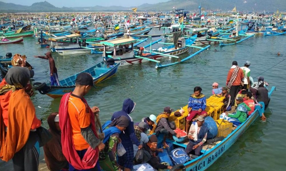 Nelayan di Banyuwangi libur massal akibat cuaca buruk