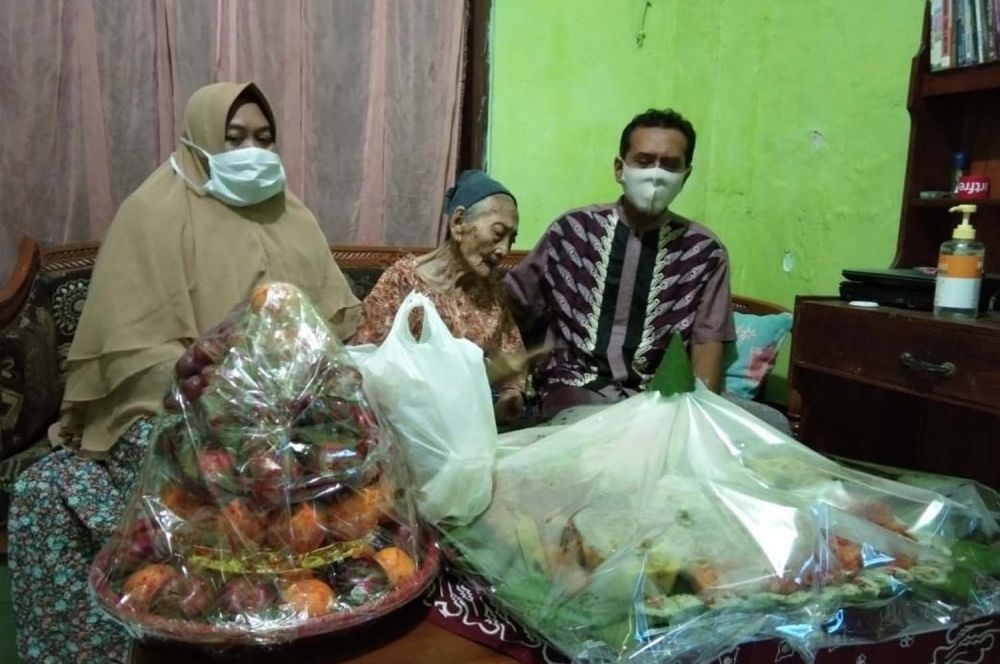 Kamtin, nenek berumur 100 tahun asal Surabaya yang sembuh dari Covid-19 (Foto: Istimewa)