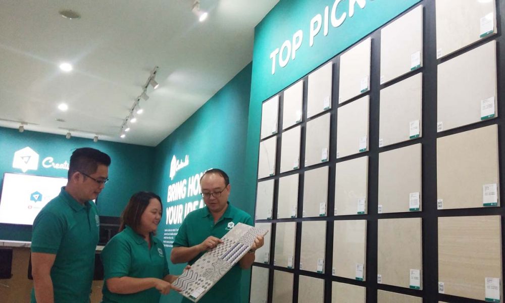 Niro Granite Indonesia menghadirkan Creative Lab menggunakan teknologi 3D di Kota Surabaya