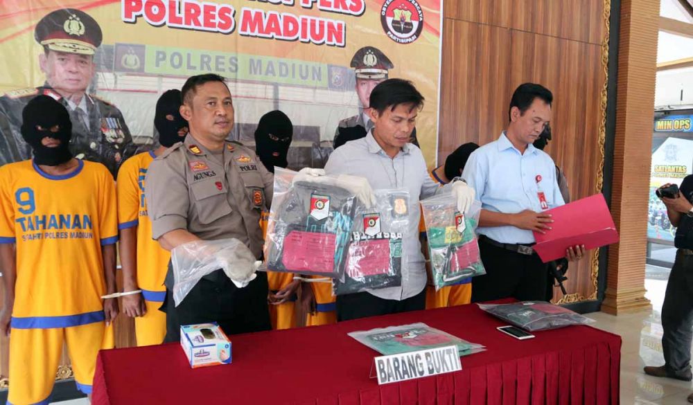 6 pemuda yang nyaru bonek diamankan di Mapolres Madiun