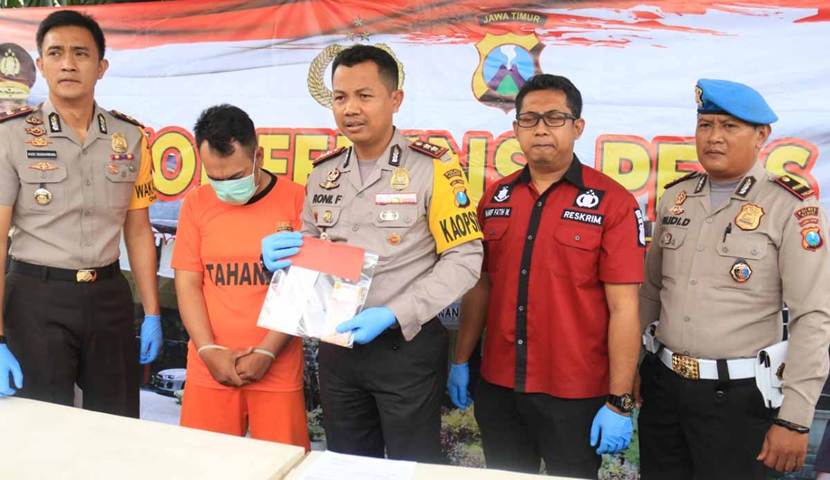 Peras Kepala Sekolah, Oknum Wartawan di Kediri Dijemput Polisi