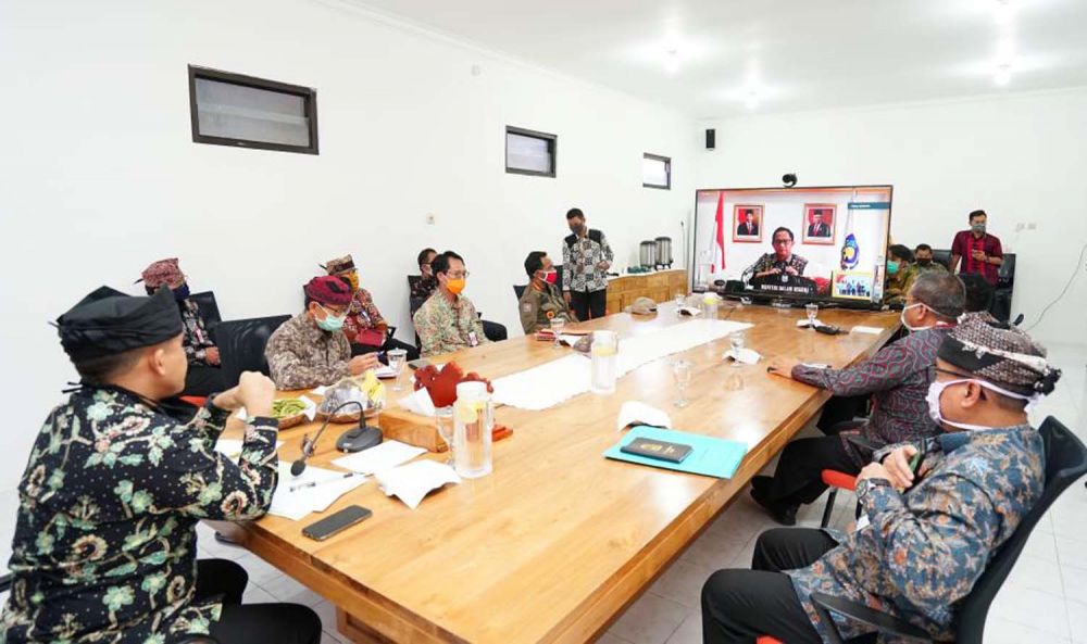 Forpimda Banyuwangi bersama Gugus Tugas Covid-19 melakukan koordinasi untuk mengoptimalkan posko pemantauan di sejumlah titik masuk mengantisipasi gelombang pemudik