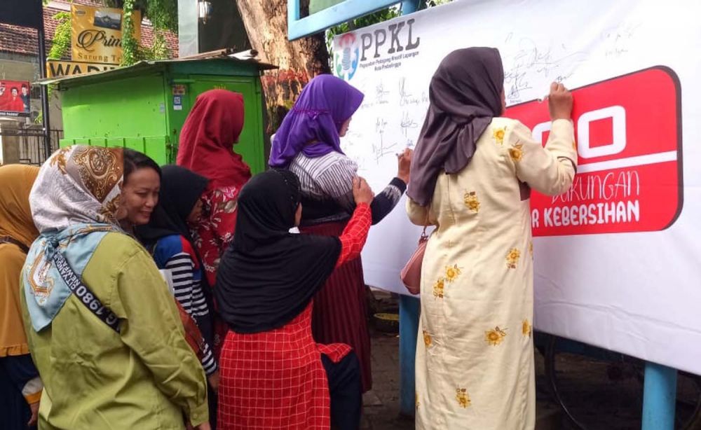 Para PKL Kota Probolinggo deklarasi jadi pelopor kebersihan