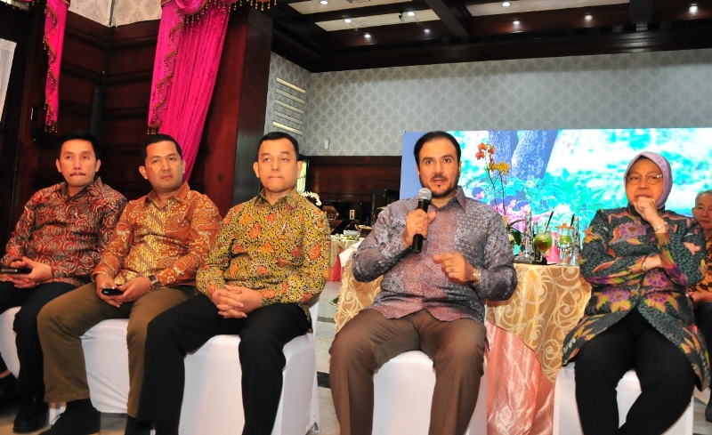 Investor Dubai dan pihak PP Properti saat bertemu Wali Kota Risma/Foto: istimewa