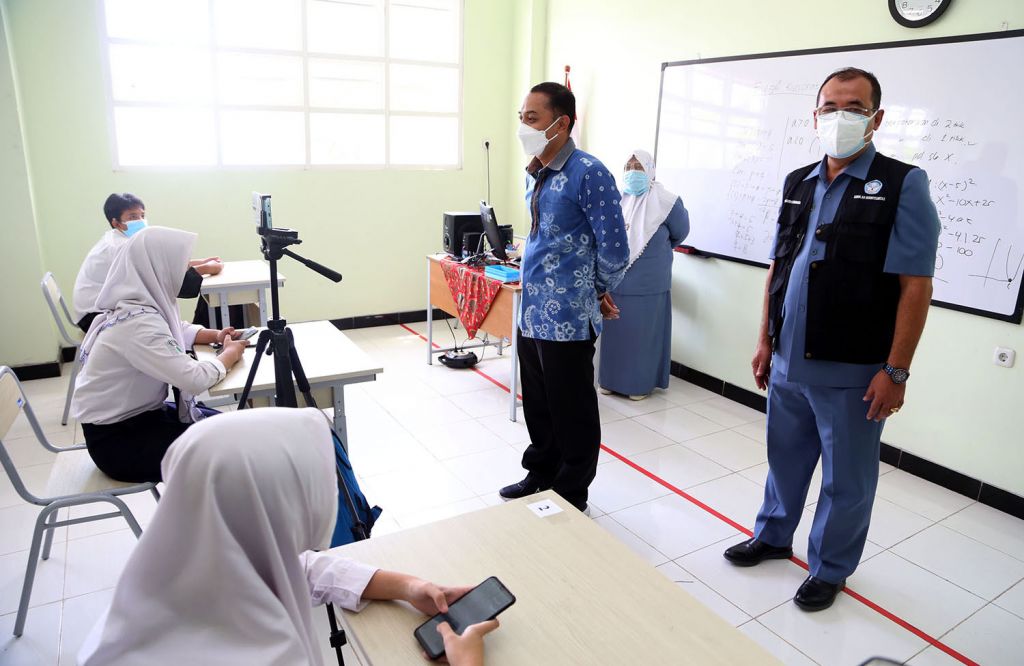 Aktivitas hari pertama PTM di Surabaya