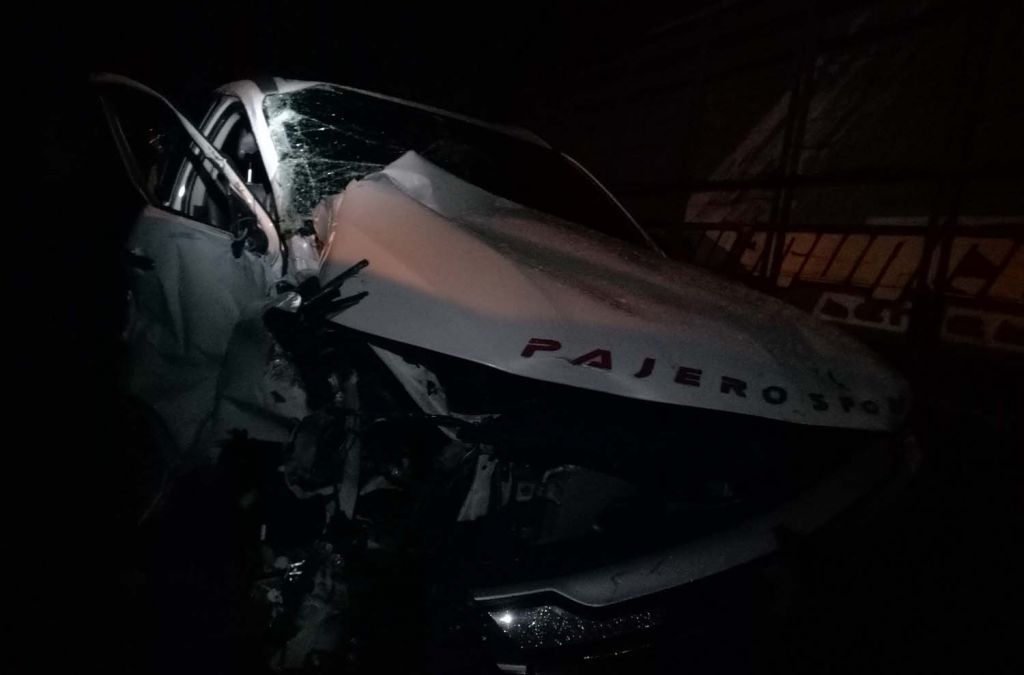Mobil Pajero Sport yang tersambar kereta api di Pasuruan