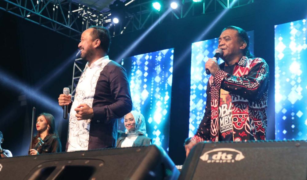 Didi Kempot dan Bupati Ipong saat menyapa warga Ponorogo pada 10 Desember 2019