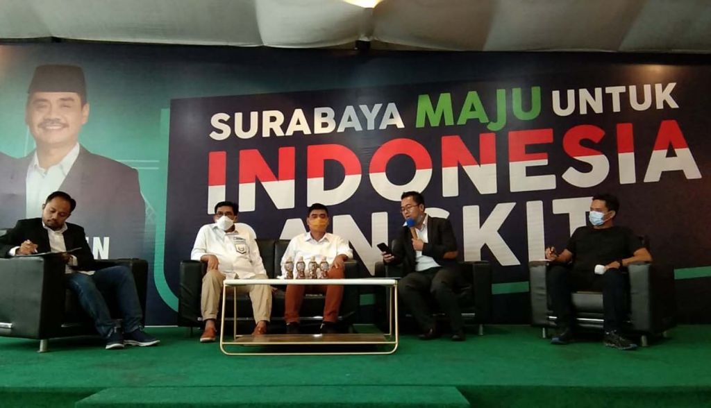 Donal Fariz (kiri) bersama MA-Mujiaman dan M Sholeh