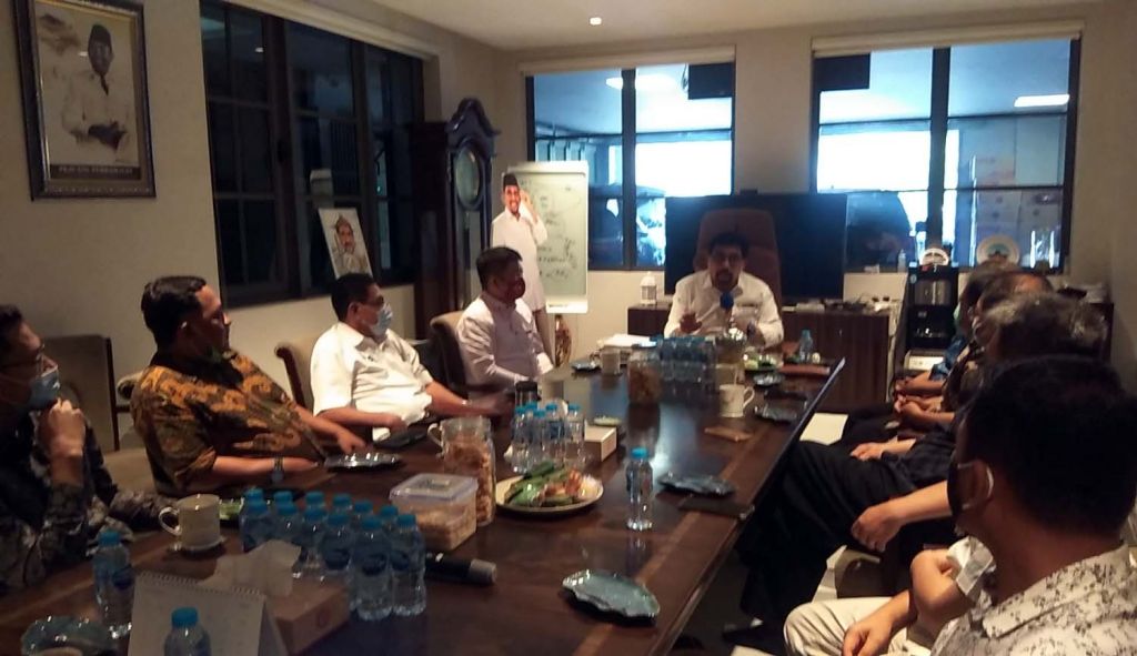 Cawali Surabaya Machfud Arifin saat berdiskusi dengan Pengurus PGLII Surabaya