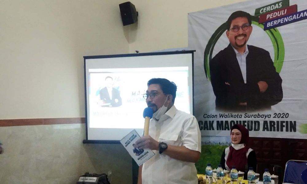 Calon Wali Kota Surabaya Machfud Arifin saat menyapa warga Tembok Dukuh