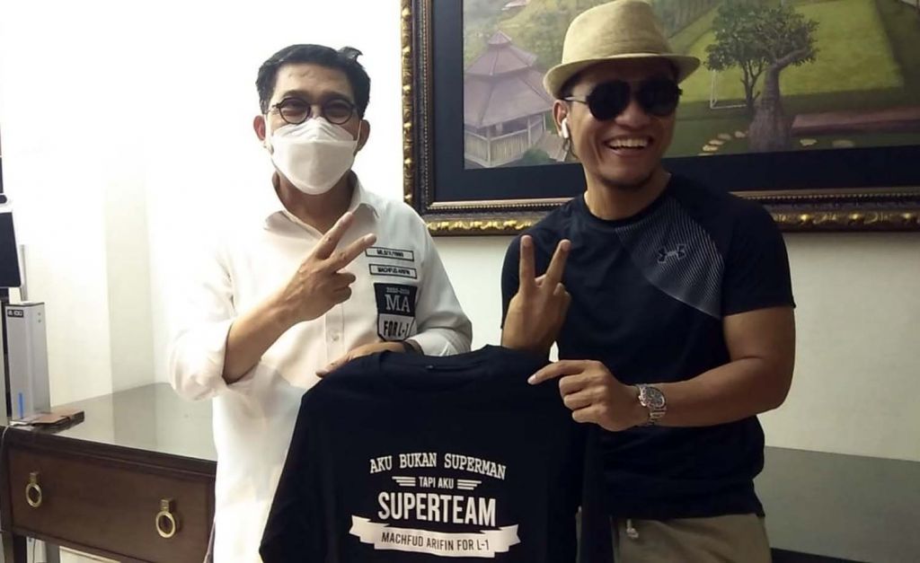 Gus Miftah (kanan) saat bersilaturahmi ke kediaman Cawali Surabaya Machfud Arifin