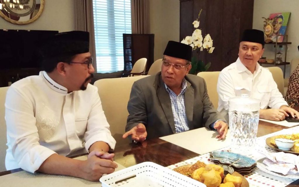 Calon Wali Kota Surabaya Irjen Pol (Purn) Machfud Arifin dan Ketua Umum PBNU, KH Said Aqil Siroj