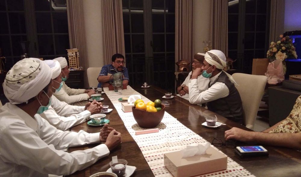 Calon Wali Kota Surabaya Irjen Pol (Purn) Machfud Arifin bersama para ulama dan kiai dari wilayah Surabaya utara