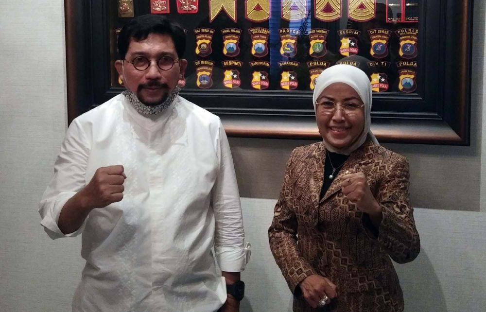 Presiden Universitas Narotama Surabaya Rr. Iswachyu Dhaniarti saat bersilatuhmi ke kediaman Calon Wali Kota Surabaya Irjen Pol (Purn) Machfud Arifin.