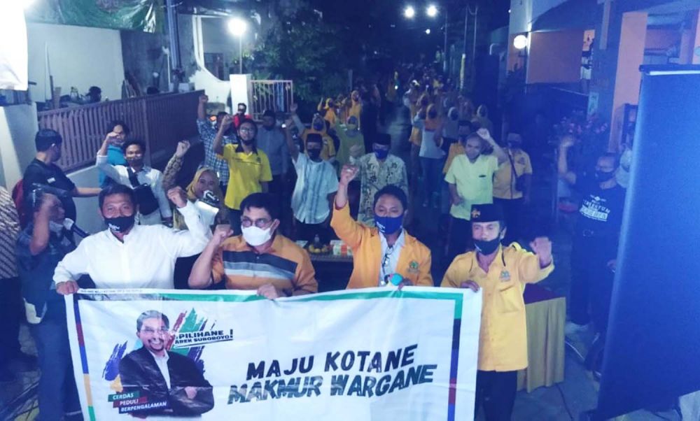 Calon Wali Kota Surabaya Machfud Arifin saat menyapa warga Ngagel Rejo