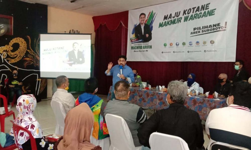Calon Wali Kota Machfud Arifin saat menyapa warga Pucang Anom, Kerjataya, Gubeng, Surabaya