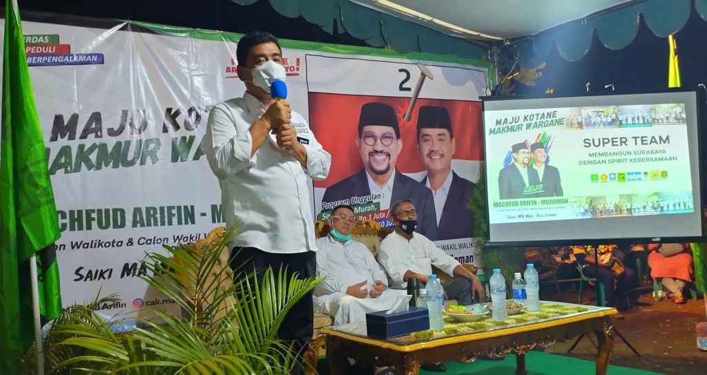 Cawawali Surabaya Mujiaman Sukirno saat menyapa warga RW 6, Kelurahan Pacarkeling, Kecamatan Tambaksari