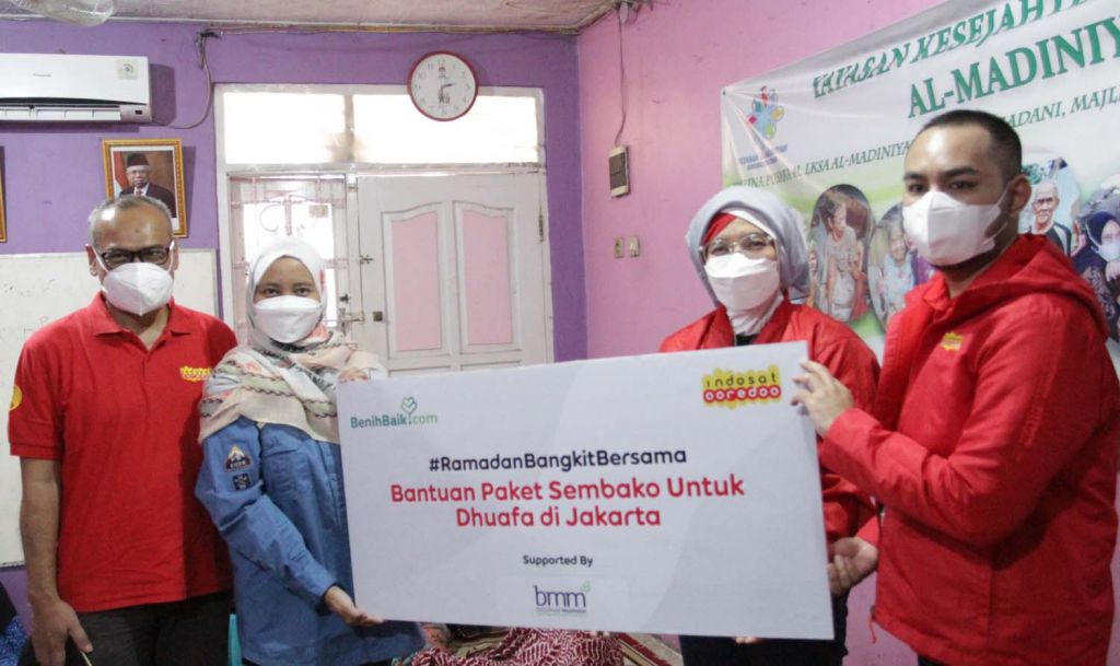 Indosat Oredoo bersama BenihBaik.com salurkan ribuan paket bantuan ke 10 Kota di Indonesia