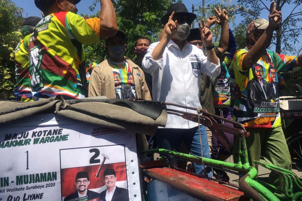 Para penarik bentor di Surabaya dukung Machfud Arifin-Mujiaman