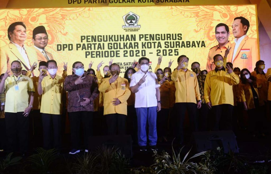 Cawali Machfud Arifin saat hadir dalam acara pengukuhan pengurus DPD Partai Golkar Surabaya
