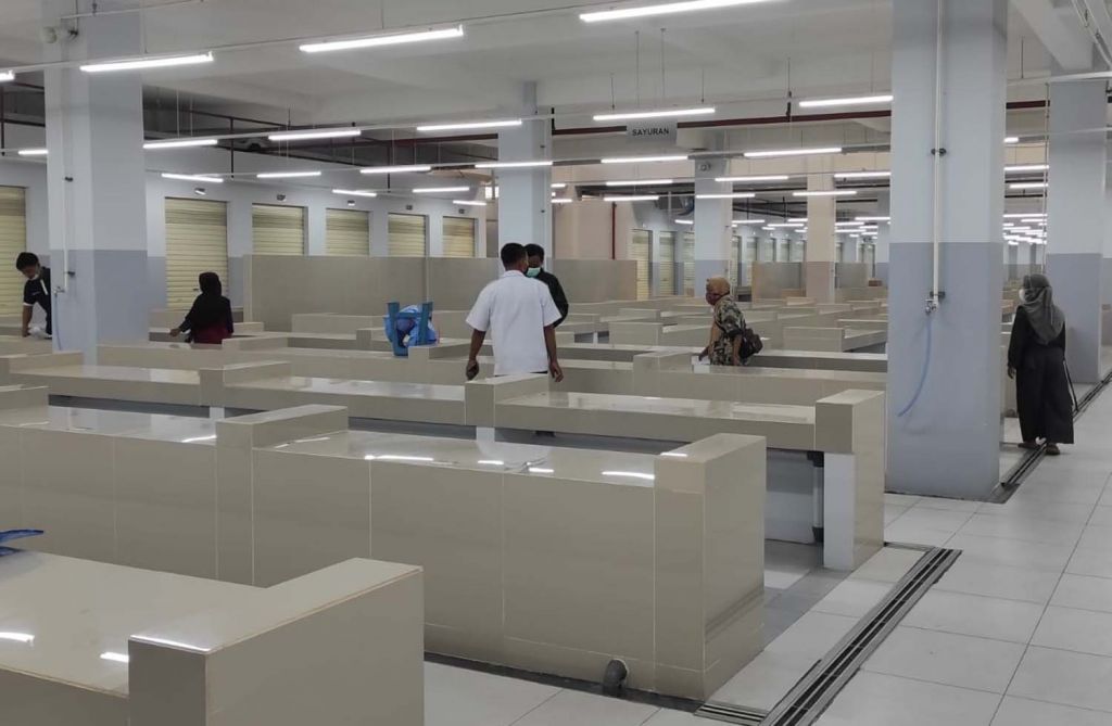 Para pedagang mulai boyongan ke Pasar Legi, Ponorogo