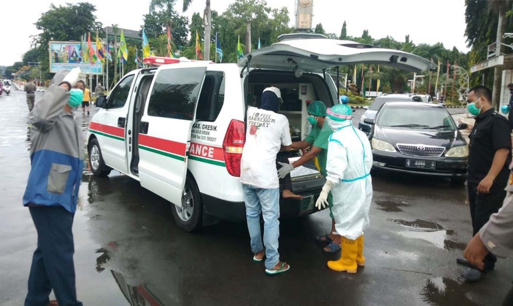 Pasien hamil positif Covid-19 yang kabur dibawa kemabali ke RS Ibnu Sina, Gresik