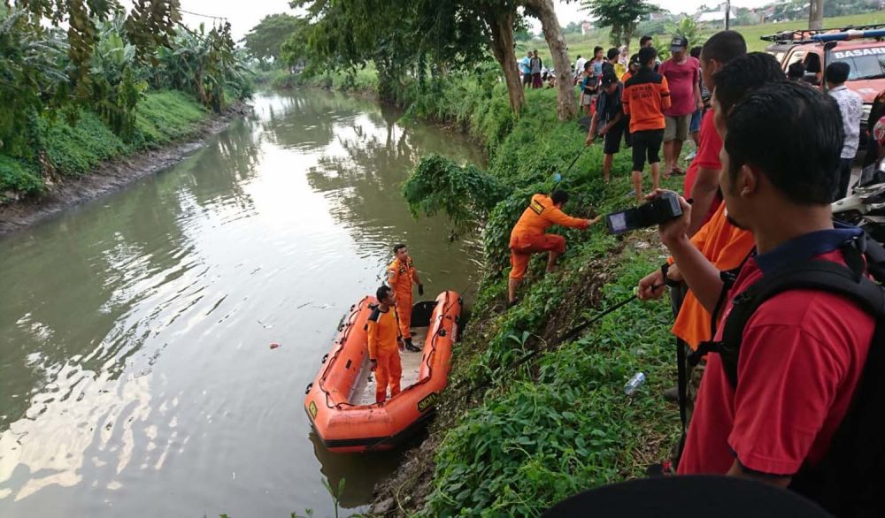 Tim gabungan menyisir sungai diduga jadi lokasi dibuangnya pelajar cantik di Sidoarjo oleh komplotan begal