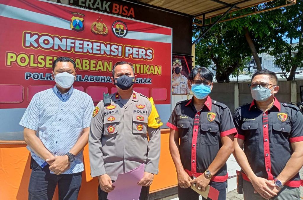 Kapolsek Pabean Cantikan, Kompol Hegy Renanta menjelaskan kronologi tewasnya pelaku narkoba