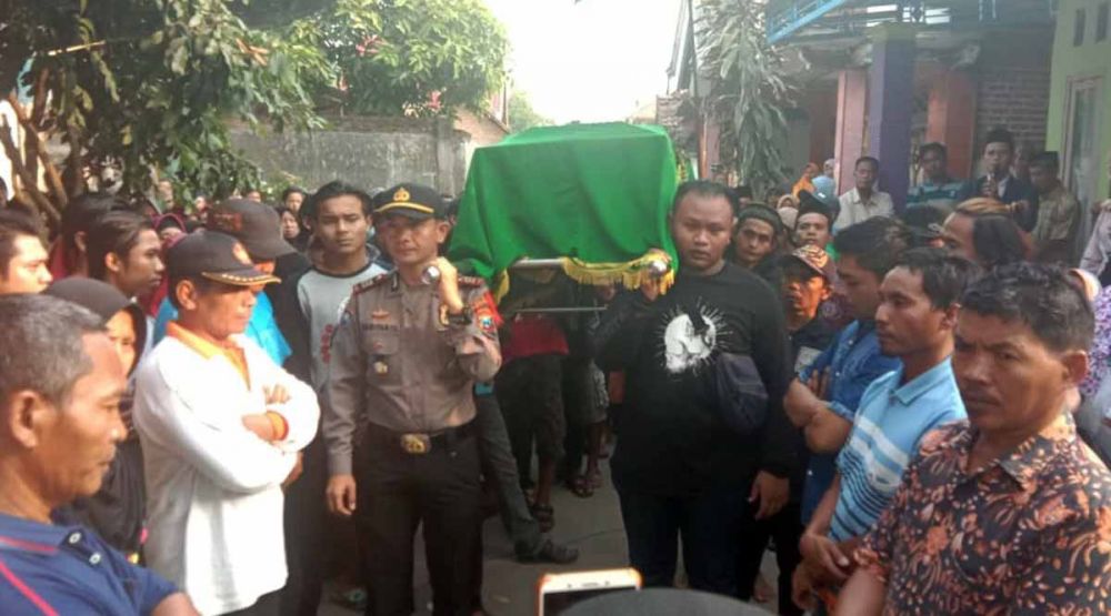 Proses pemakaman Eko, juragan rongsokan di Mojokerto korban pembunuhan