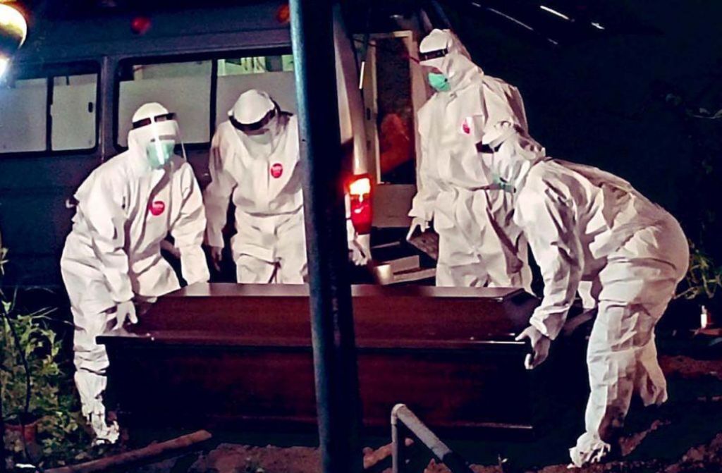 Ilustrasi pemakaman jenazah pasien Covid-19 (Foto: Dok. jatimnow.com)