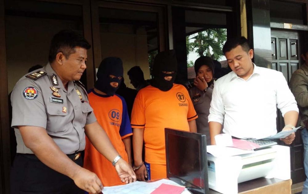 Satreskrim Polres Jombang bongkar pembuatan KK dan KTP palsu