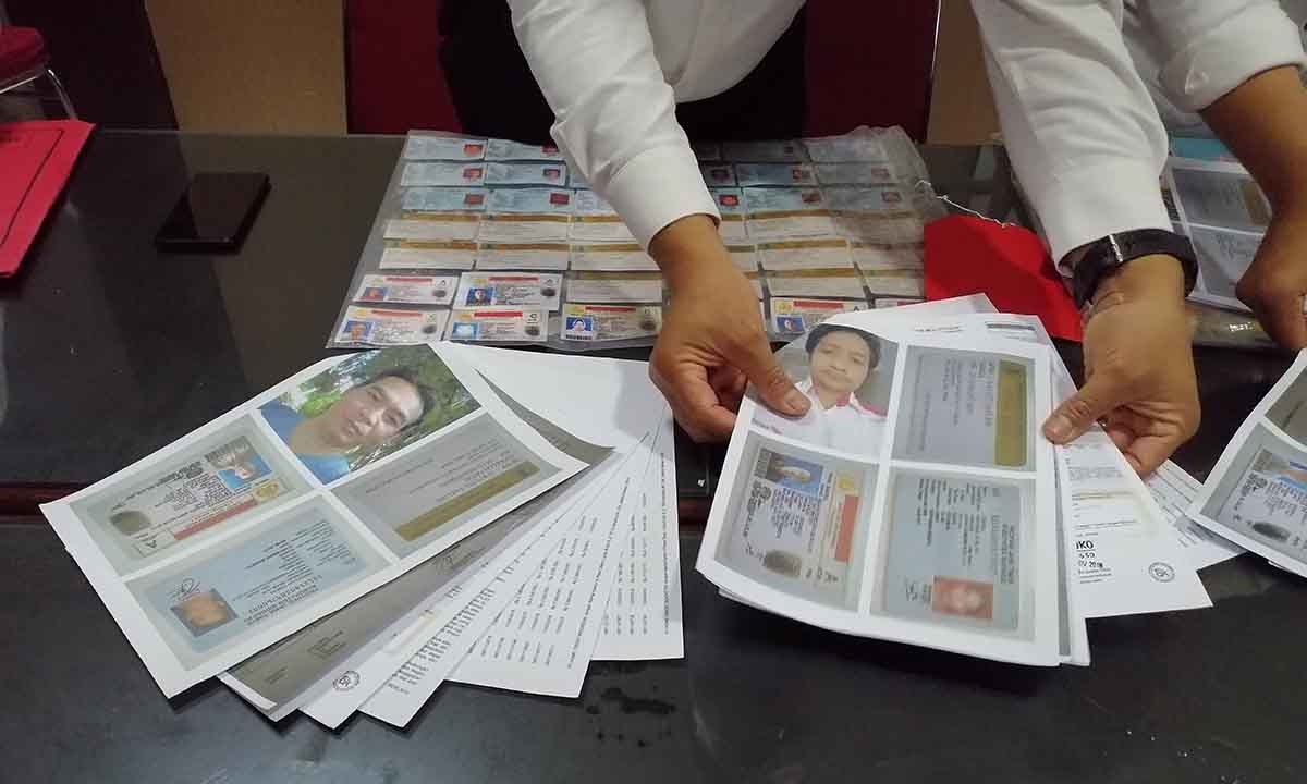 Begini Cara Suami Istri Memproduksi Dokumen Palsu untuk Kredit Online