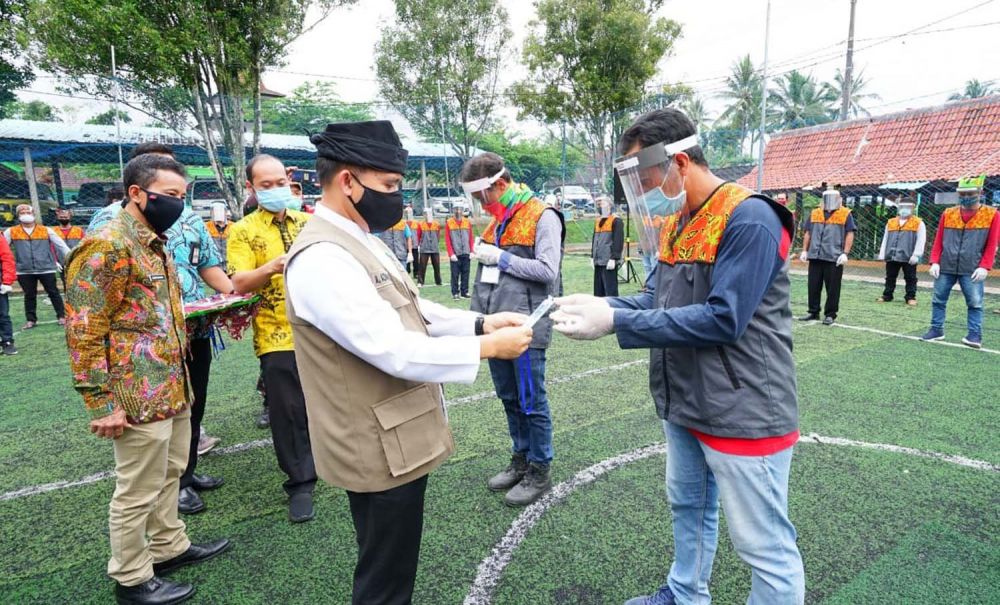 91 Pemandu Wisata Banyuwangi Terima Sertifikat Kompetensi New Normal